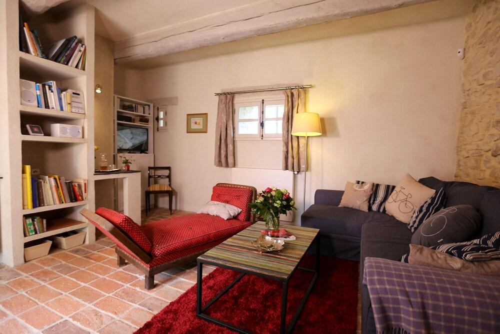 Des Amis Domaine De Mas Caron Holiday home *