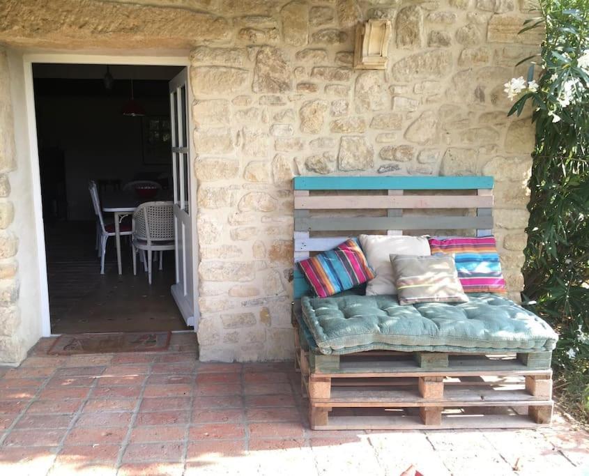 Des Amis Domaine De Mas Caron Caromb